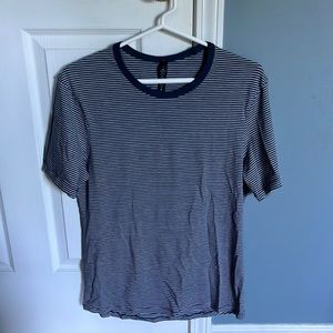 Lululemon T-Shirt